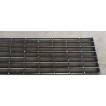 Raxwell 踏步板，网孔30*100，壁厚4mm，高度30㎜，20×80*3，镀锌