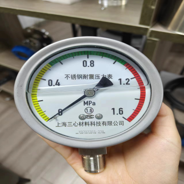 上海三心 不锈钢耐震压力表，SXYN-100 （0-1mpa）