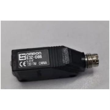 欧姆龙 OMRON 传感器，E3Z-D86 + XS3F-M421-402-A（带线）